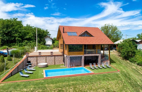 Grabrovnik House | Amazing home in Grabrovnik with sauna
