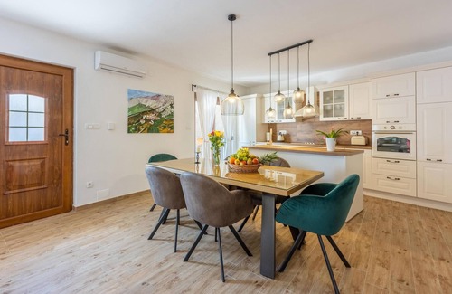 Grizane House | Amazing home in Grizani with sauna