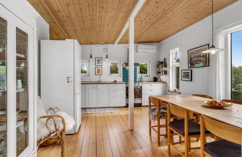 Hornslet House | Amazing home in Hornslet with kitchen
