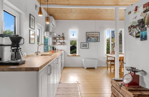 Hornslet House | Amazing home in Hornslet with kitchen