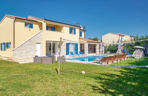 Muzini House | Amazing home in Naselje Muzini