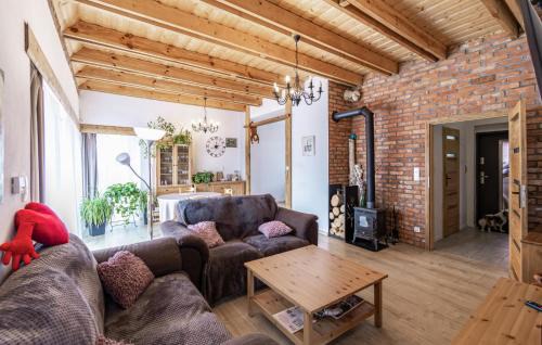 Lisewiec House | Amazing Home In Jagatowo With Kitchen