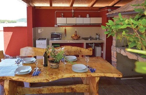 Jezera House | Amazing home in Jezera with WiFi