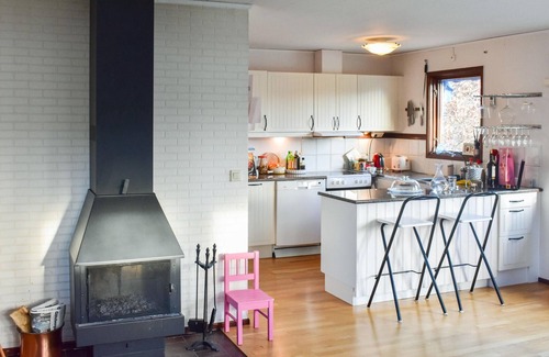 Klovedal House | Amazing home in Klövedal with kitchen