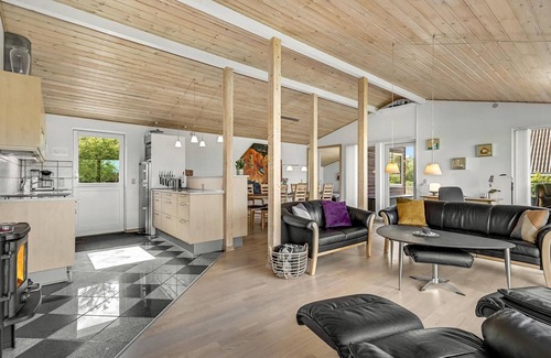 Knebel House | Amazing home in Knebel with WiFi