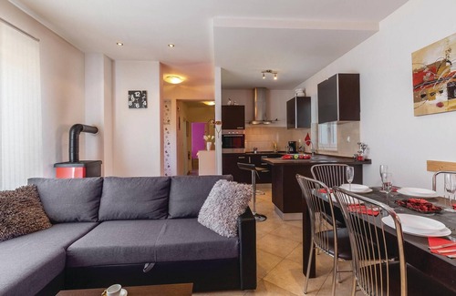 Becici House | Amazing home in Labin with WiFi