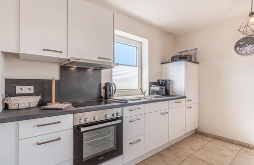 Langenhorn House | Amazing home in Langenhorn with WiFi