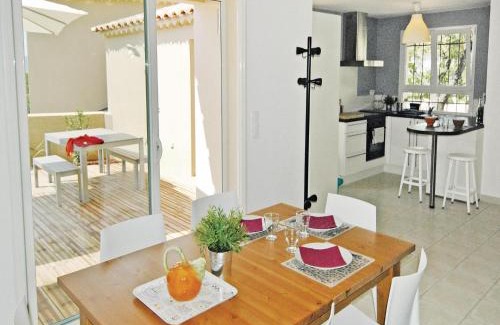 Laudun House | Amazing Home In Laudun-Lardoise