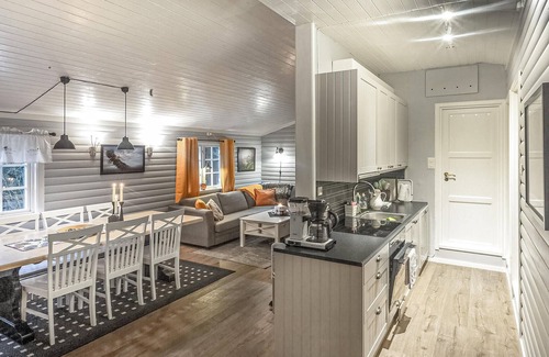 Valberg House | Amazing home in Leknes with kitchen