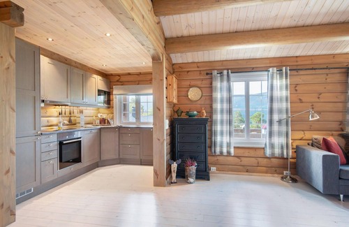 Bjorli House | Amazing home in Lesjaskog with WiFi