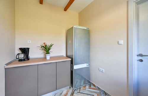 Vrbovec House | Amazing home in Lonjica with WiFi