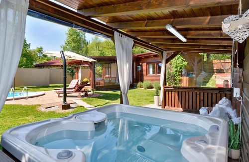 Sveti Juraj na Bregu House | Amazing home in Lopatinec with jacuzzi