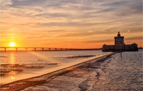 Marennes House | Amazing Home In Marennes