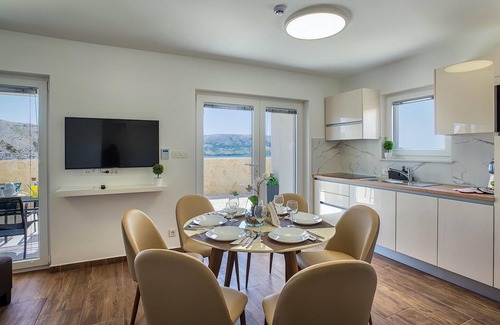 Metajna House | Amazing home in Metajna