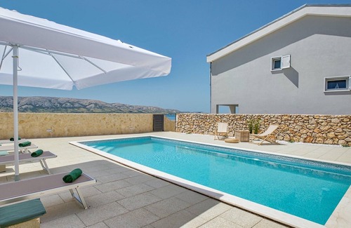 Metajna House | Amazing home in Metajna