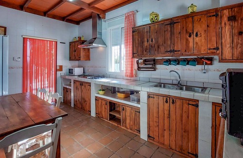 Montilla House | Amazing home in Montilla with WiFi