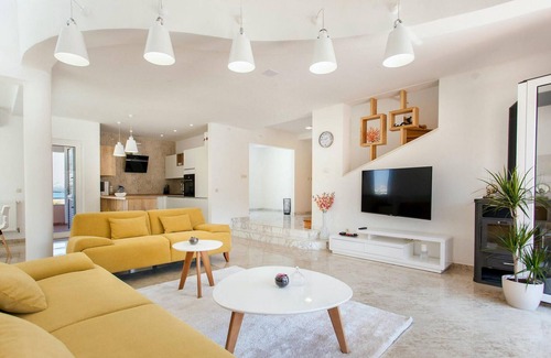 Murter House | Amazing home in Murter with sauna