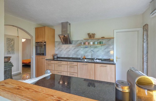 Nideggen House | Amazing home in Nideggen with kitchen