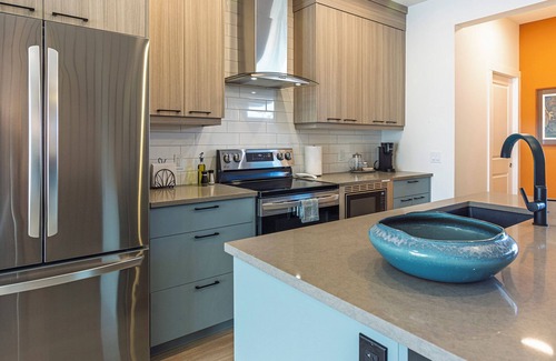 Keith House | Amazing Home in NW Calgary | Great Amenities!