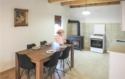 Velika House | Amazing Home In Oljasi With Sauna