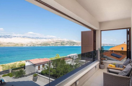 Pag House | Amazing home in Pag with sauna