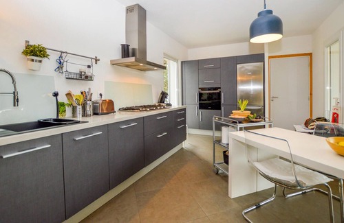Pigna House | Amazing home in Pigna with kitchen
