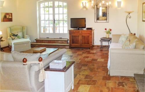 Ribaute House | Amazing Home In Ribaute