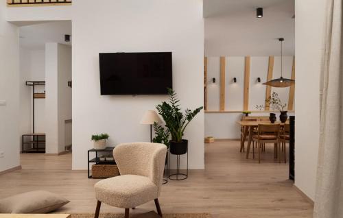 Brusane House | Amazing Home In Rizvanusa