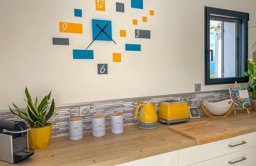 Rochegude House | Amazing home in Rochegude with kitchen
