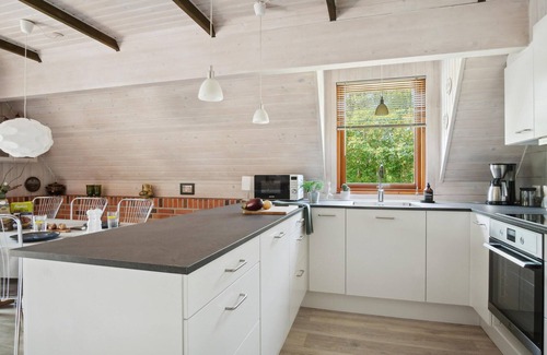 Marup House | Amazing home in Samsø with kitchen
