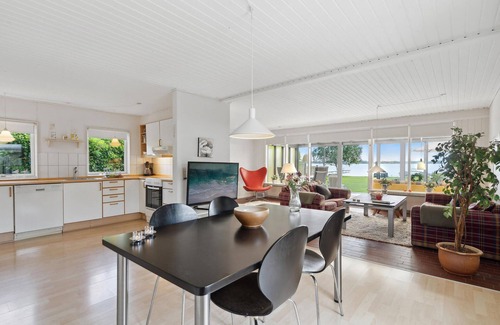 Sunds House | Amazing home in Sunds with lake view