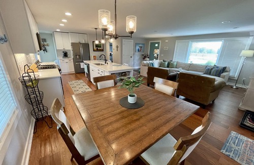 Fennville House | Amazing home in the Saugatuck area-3BR,2BTH,Dogs OK, close to beaches, vineyards