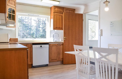 Torangsvag House | Amazing home in Torangsvåg with WiFi