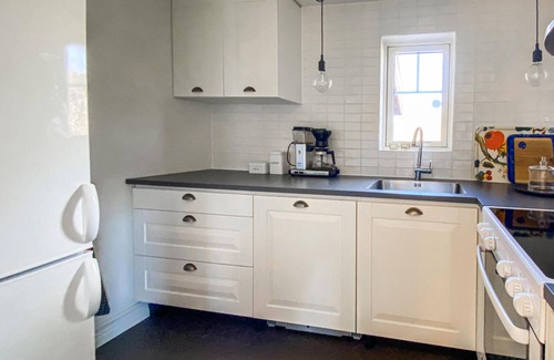Tvaaker House | Amazing home in Tvååker with kitchen
