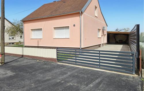 Velika Pisanica House | Amazing Home In Velika Pisanica