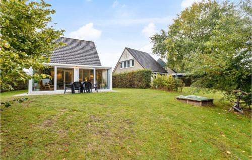 Vlagtwedde House | Amazing Home In Vlagtwedde With Jacuzzi