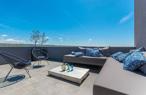 Benkovac House | Amazing home in Zagrad
