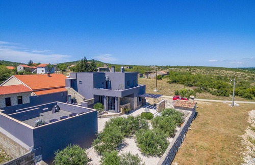 Benkovac House | Amazing home in Zagrad