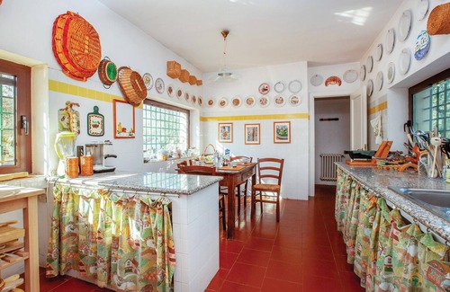 Tocco da Casauria House | Amazing home in Tocco da Casauria