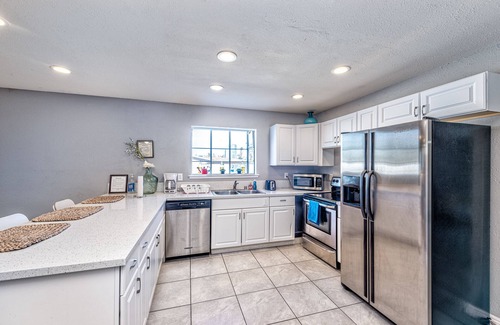 Rancho Oakey House | Amazing House- 2 minutes from the strip!