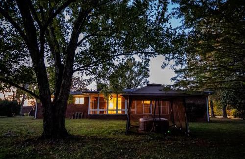Middle Valley House | Amazing House Hot Tub Mins To Major Hospitals