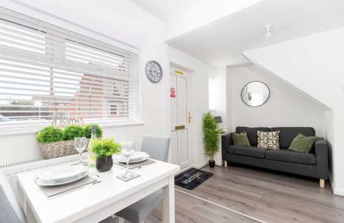 Darlington Apartment | Amazing house with central location TV downstairs and in bedroom super fast WiFi and crisp white hotel linen hosted by Our Home Short Stays