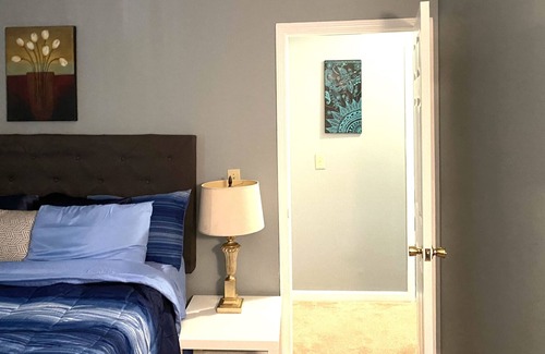 Babe Denny House | Amazing Incredible Room/6 Mins Dtwn