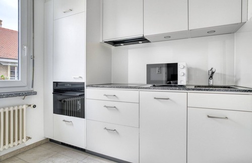 Iselin Apartment | Amazing Iselin 1 Room w/Storage, 1min to Local Market, by Blueground