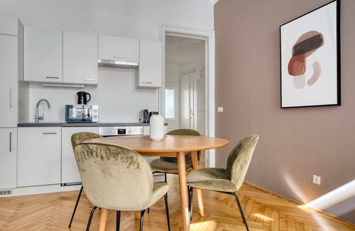 Altlerchenfeld Apartment | Amazing Josefstadt 2BR w/Elevator, nr Shops & Dining, by Blueground