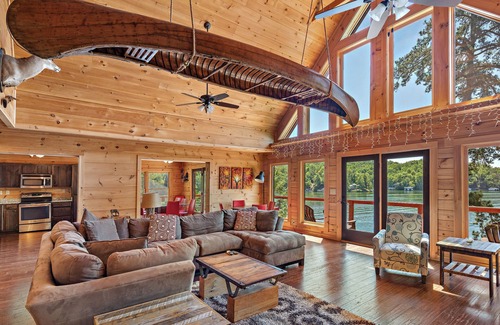 Lake Lure Cabin | Amazing LAKE FRONT Log Cabin