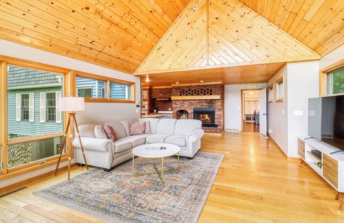 Detroit Lakes House | Amazing Lake Home w/Private Beach in heart of DL! Accommodates large groups.
