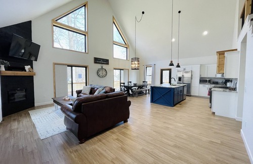 Port Austin House | Amazing Lake House With Beach Access by RedAwning
