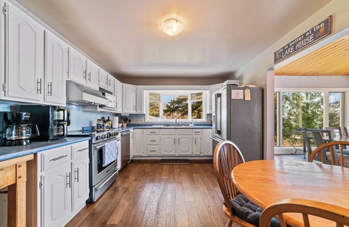 Keewatin House | Amazing Lake of the Woods Lakefront Paradise Home