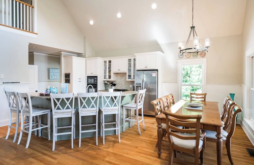 Sherrills Ford House | Amazing Lake Views, Heatable Pool & Spa, Private Dock